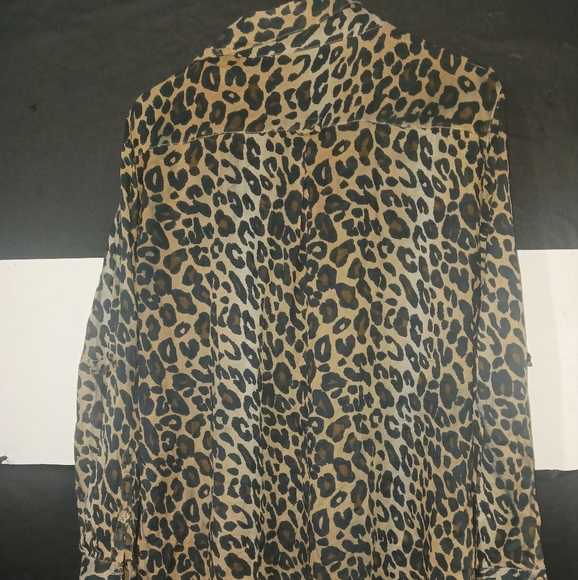 Zara Basic Women Leopard Printed long sleeve button down shirt - Picture 12 of 15